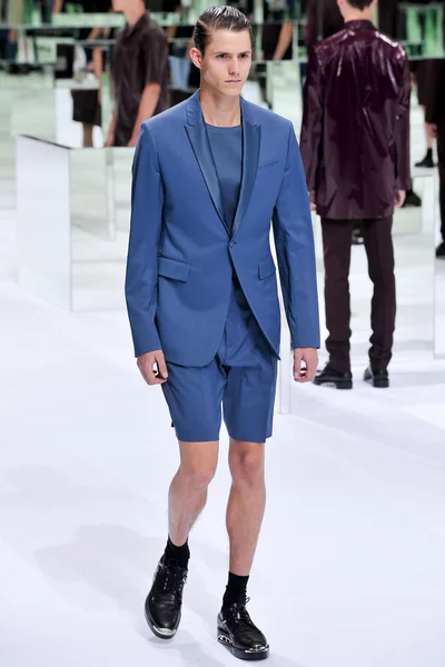 Look 38